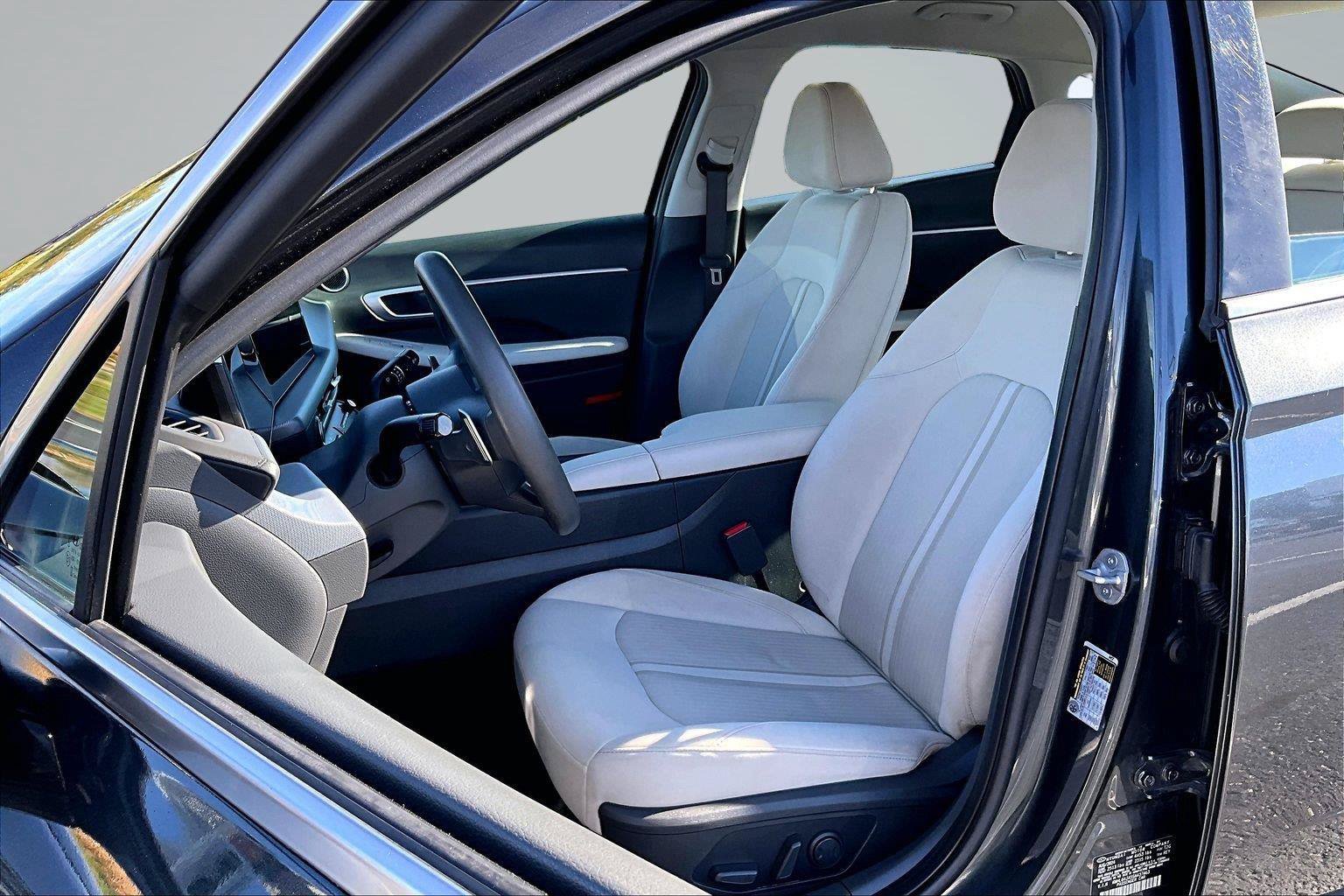 Used 2025 Hyundai Sonata SEL FWD image 25