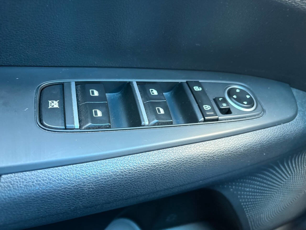 Used 2023 Kia Forte LXS image 9