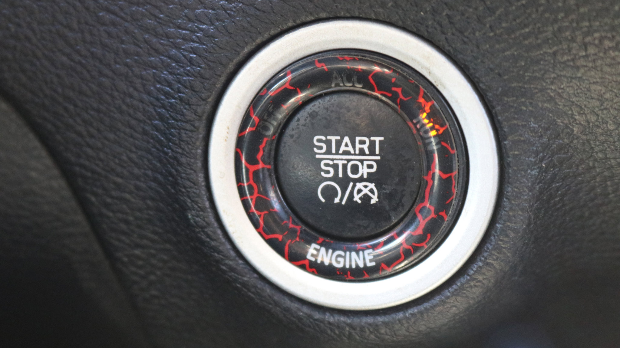 Used 2015 Dodge Challenger R/T Scat Pack w/ Scat Pack Appearance Package image 12