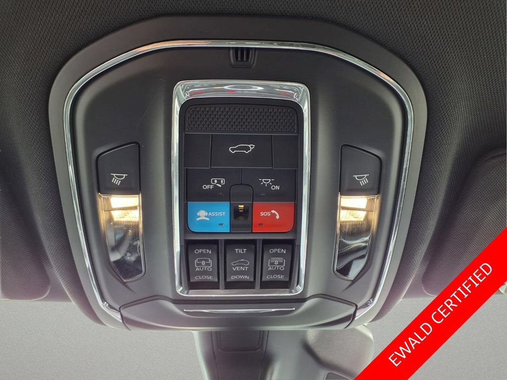 Used 2024 Jeep Grand Cherokee Trailhawk w/ Luxury Tech Group III AWD/4WD image 27
