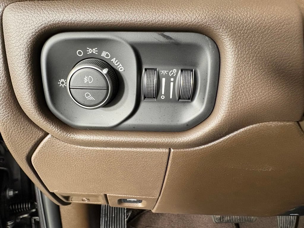 New 2026 RAM 2500 Laramie AWD/4WD image 27