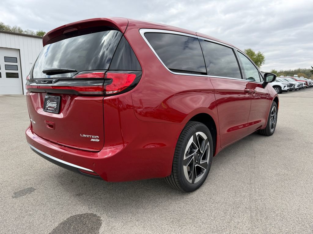 New 2027 Chrysler Pacifica Limited AWD/4WD image 5