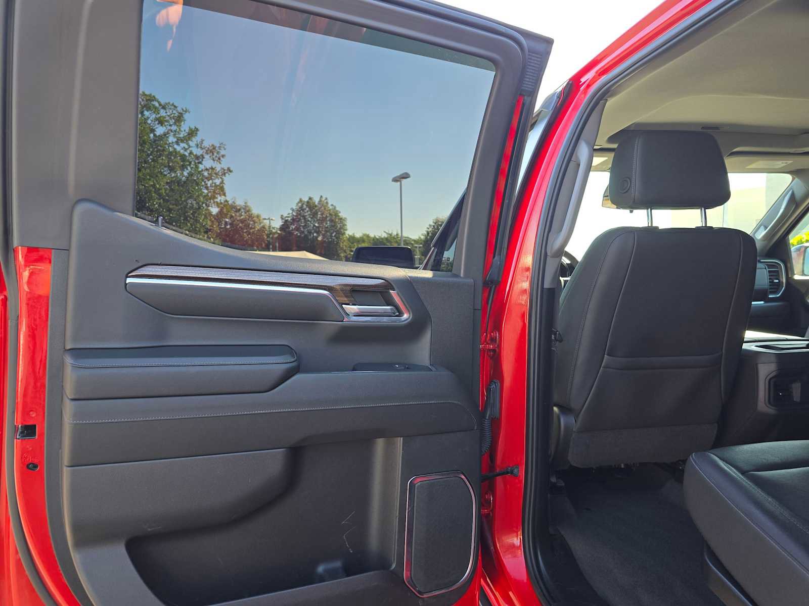 Used 2024 Chevrolet Silverado 1500 LT Trail Boss w/ Convenience Package II image 17