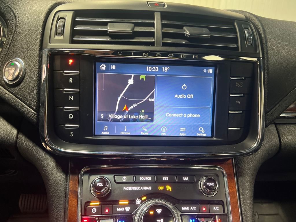 Used 2019 Lincoln Continental Select w/ Continental Climate Package image 18