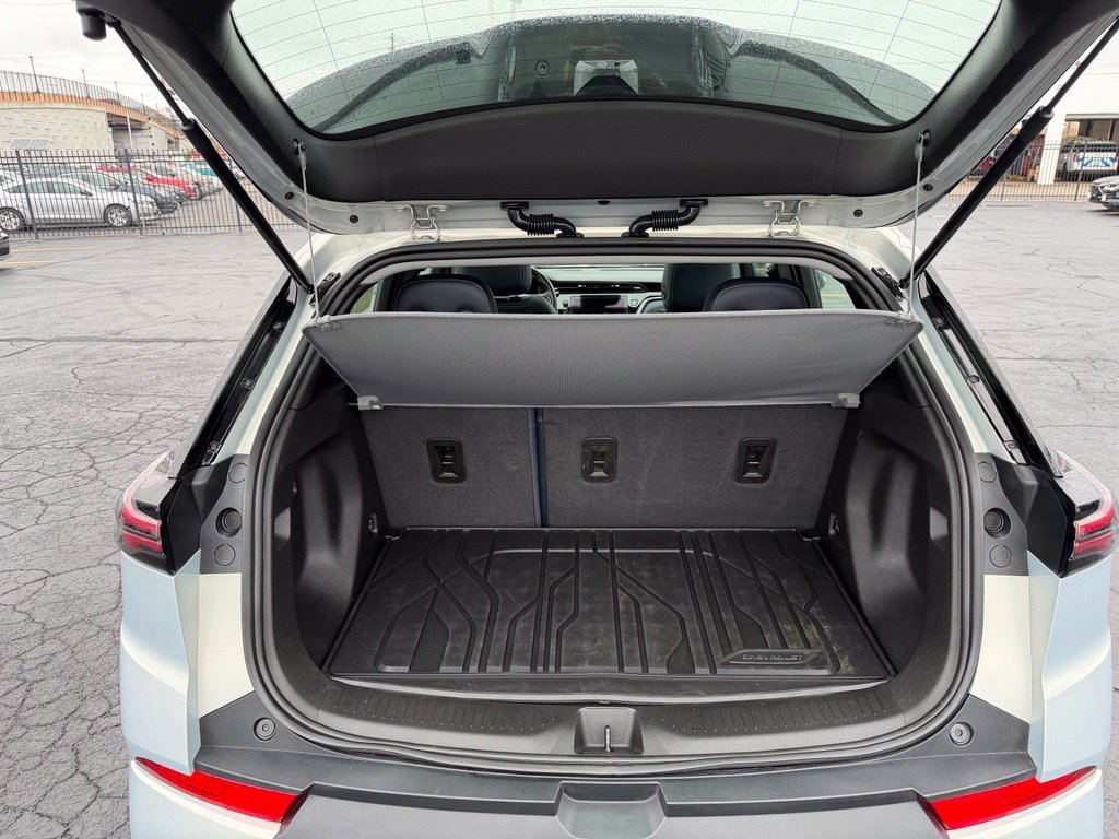 Used 2023 Chevrolet Bolt EUV Premier w/ Sun & Sound Package FWD image 13