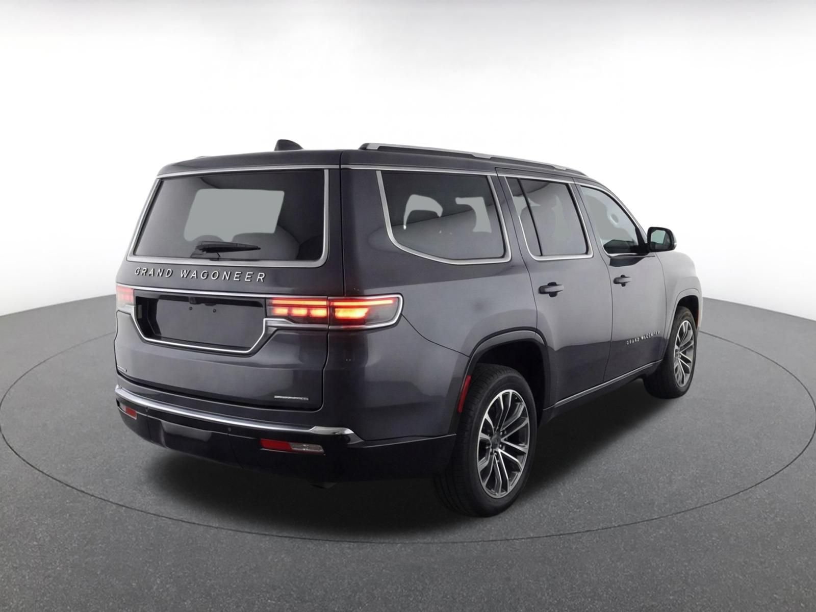 Used 2023 Jeep Grand Wagoneer Series II AWD/4WD image 9