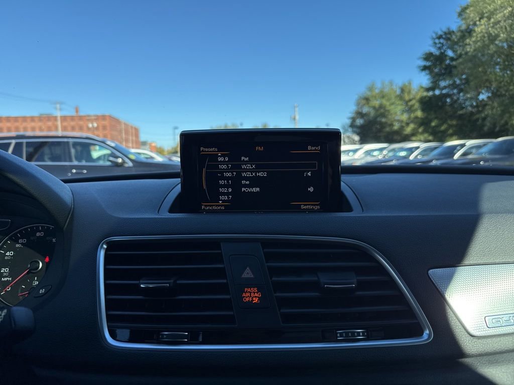 Used 2018 Audi Q3 2.0T Premium Plus w/ Premium Plus Package image 30