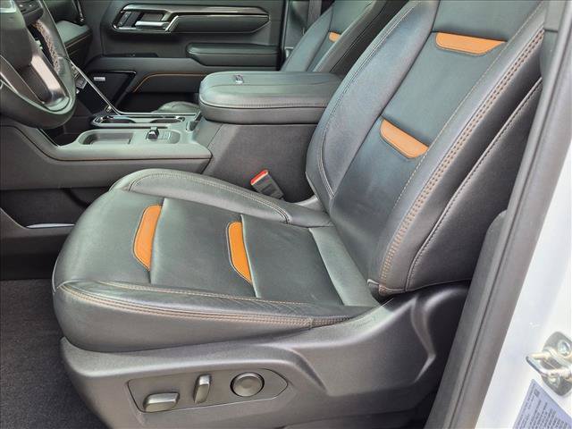 Used 2025 GMC Sierra 2500 AT4 w/ AT4 Premium Plus Package AWD/4WD image 16