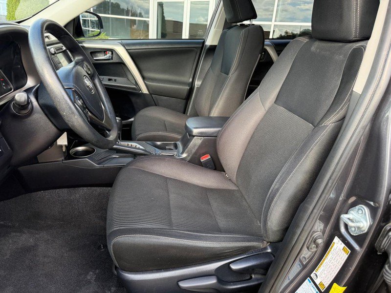 Used 2015 Toyota RAV4 XLE AWD/4WD image 16