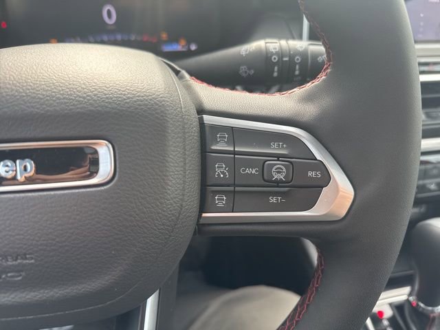Used 2025 Jeep Compass Trailhawk w/ Trailhawk Elite Group AWD/4WD image 15