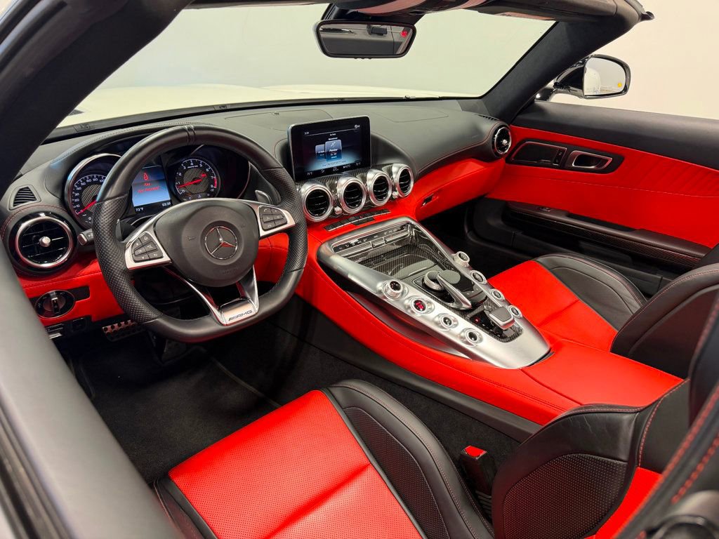Used 2018 Mercedes-Benz AMG GT Roadster image 31