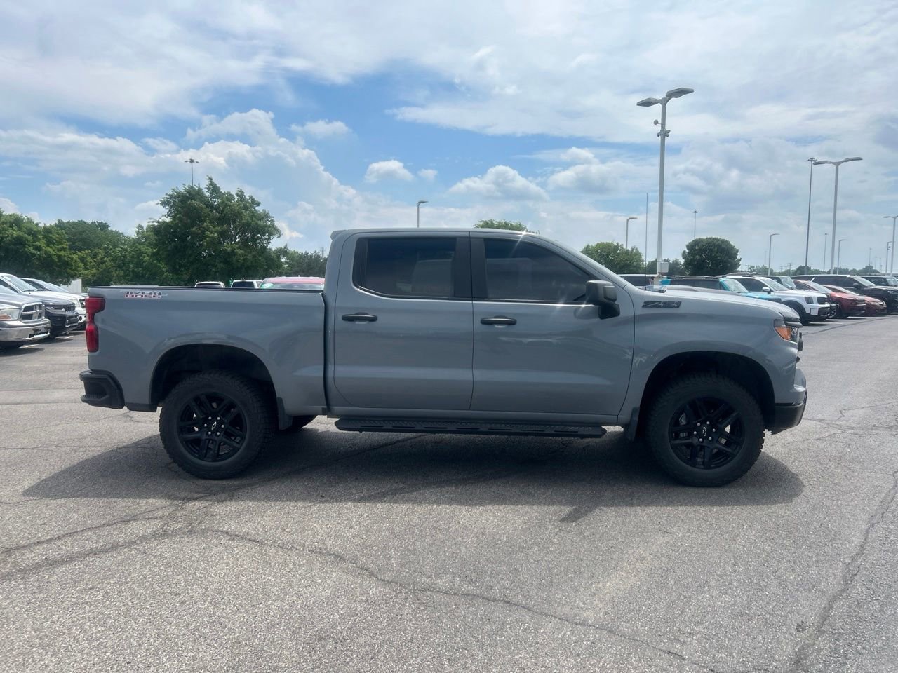 Used 2024 Chevrolet Silverado 1500 Custom Trail Boss w/ LPO, Dark Essentials Package AWD/4WD image 2