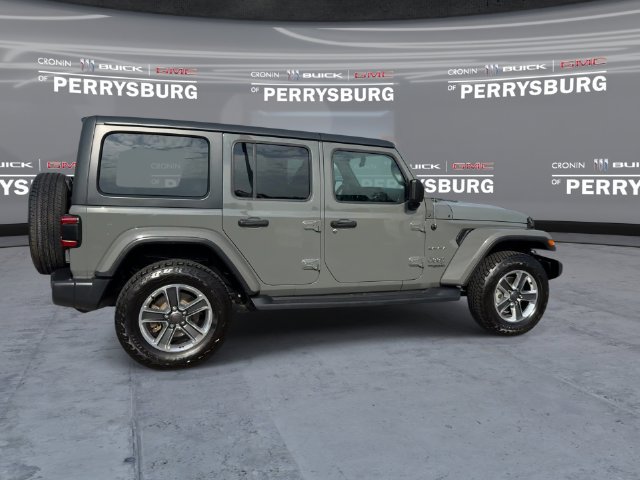 Used 2018 Jeep Wrangler Unlimited Sahara AWD/4WD image 8