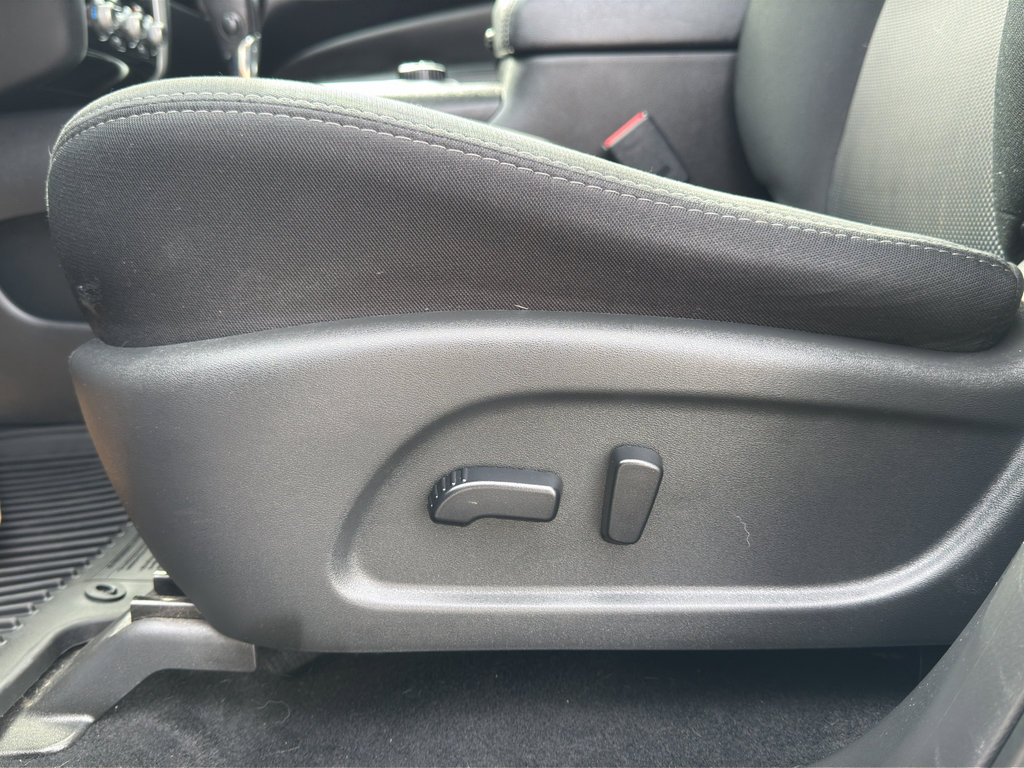 Used 2019 Nissan Pathfinder SV image 15