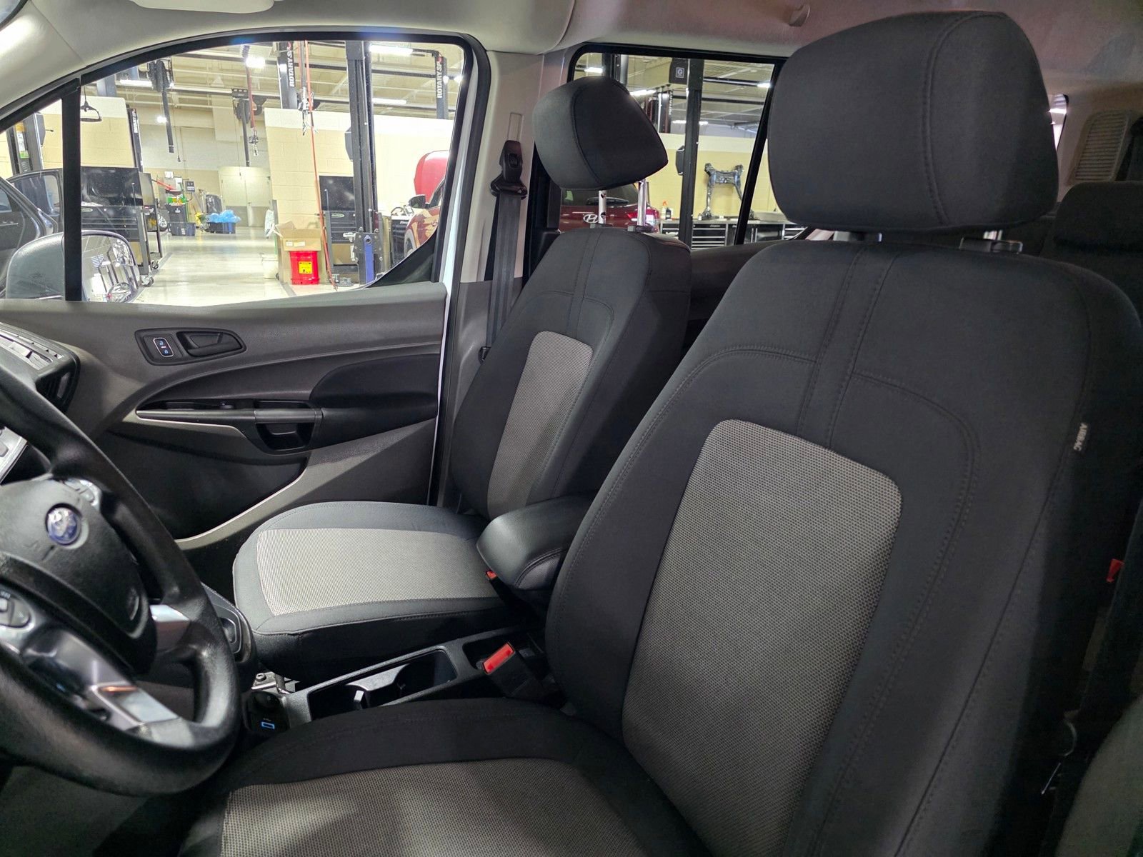 Used 2020 Ford Transit Connect XL image 25