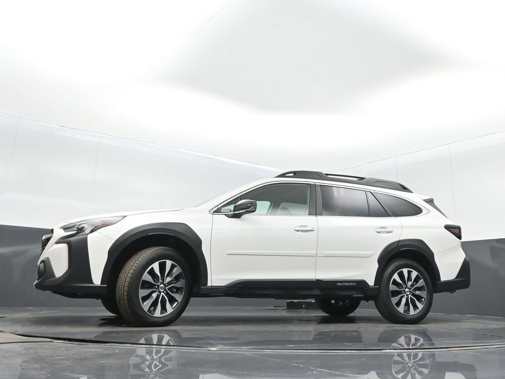 Used 2024 Subaru Outback Limited image 32