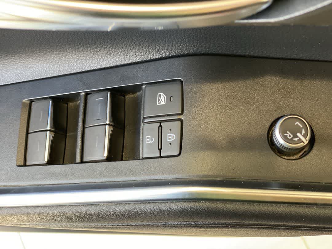Used 2021 Toyota Highlander Platinum AWD/4WD image 16