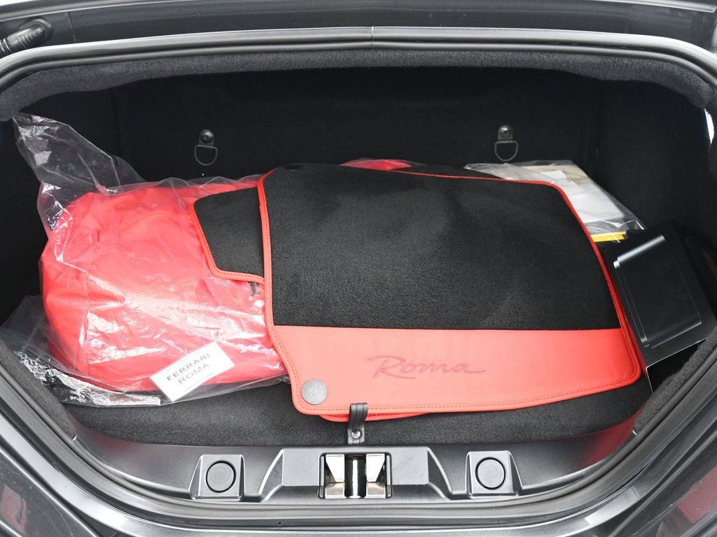 Used 2022 Ferrari Roma RWD image 25
