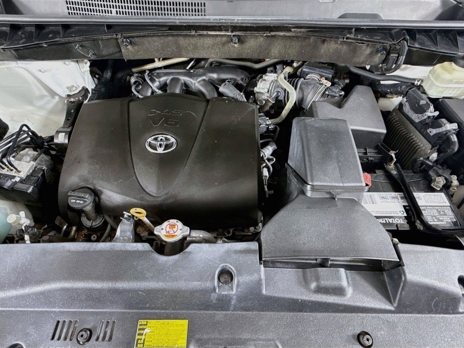 Used 2017 Toyota Highlander XLE AWD/4WD image 35