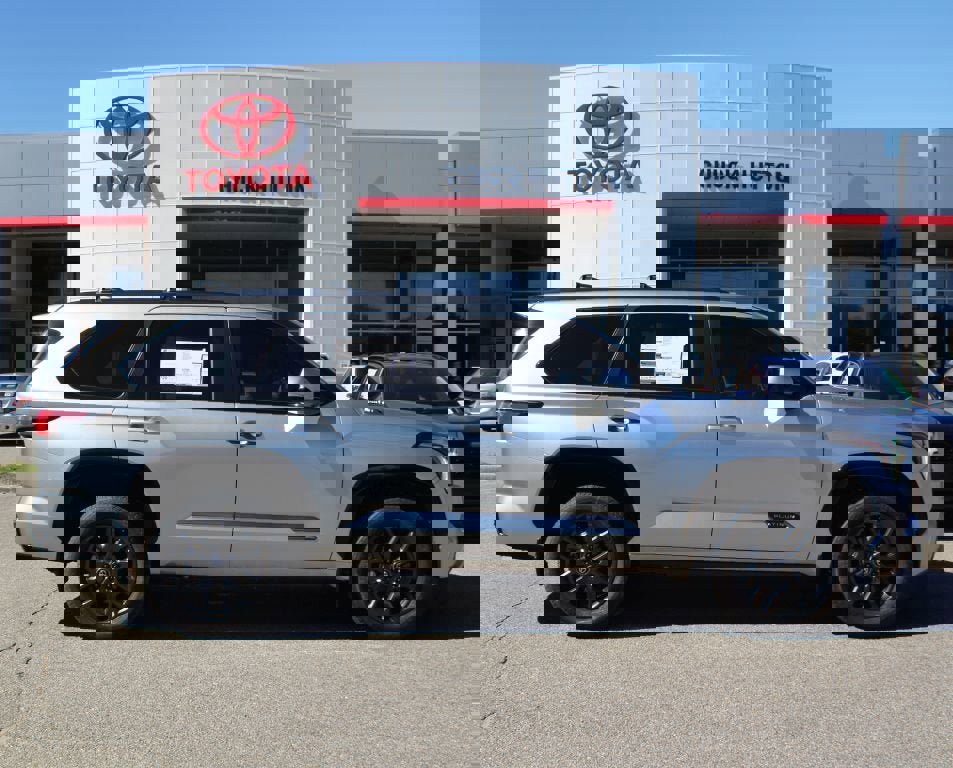 Used 2026 Toyota Sequoia Platinum AWD/4WD image 25