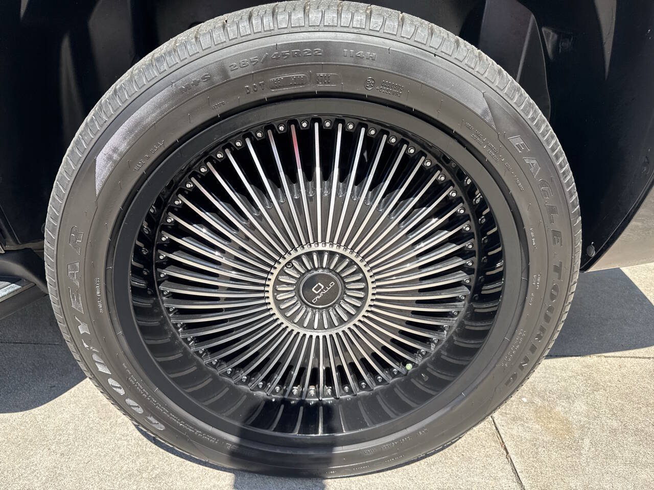 Used 2012 Cadillac Escalade Luxury AWD/4WD image 31