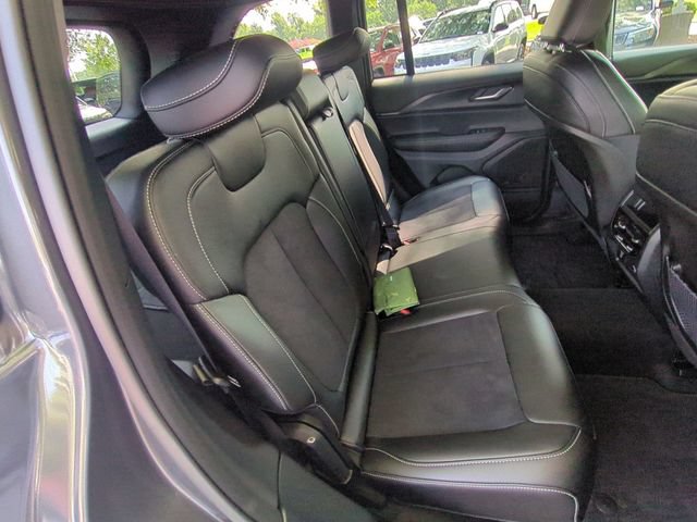 Certified 2025 Jeep Grand Cherokee Altitude AWD/4WD image 35
