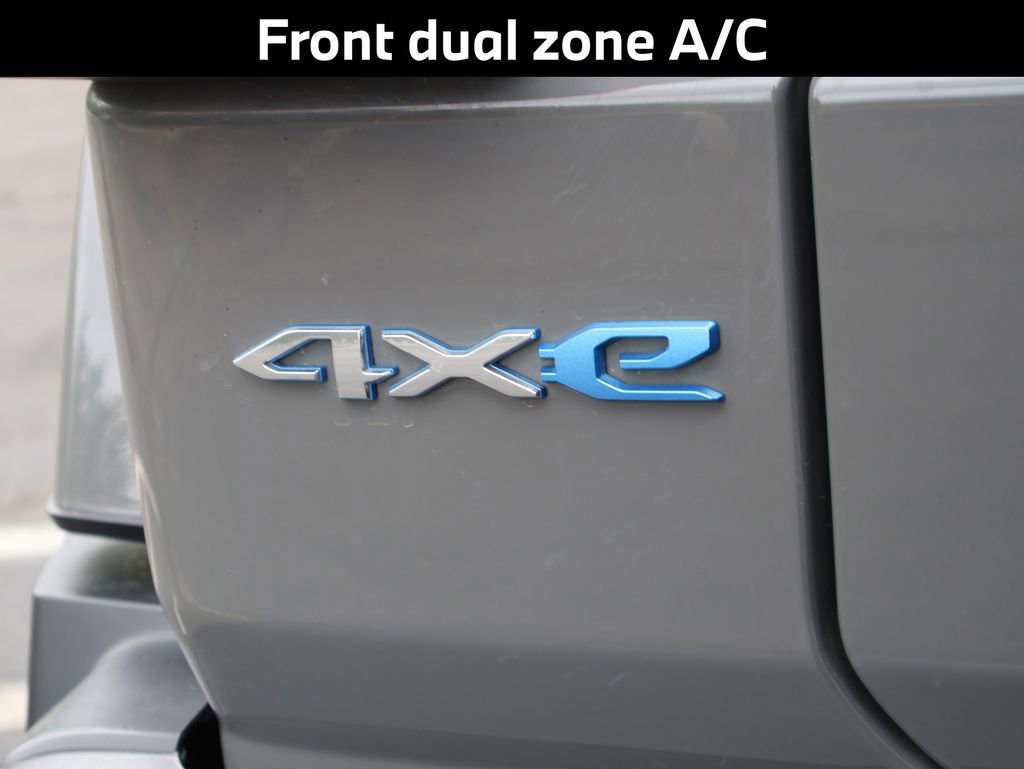Used 2022 Jeep Wrangler Unlimited Sahara w/ Cold Weather Group AWD/4WD image 9