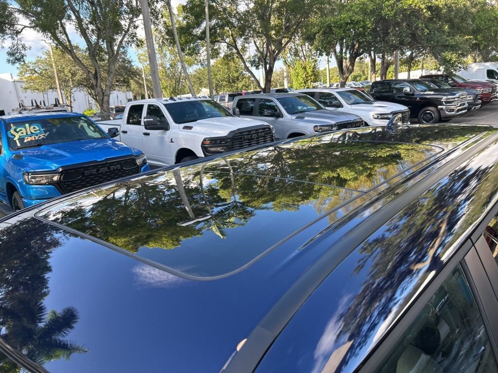 New 2025 Mitsubishi Outlander SE image 15