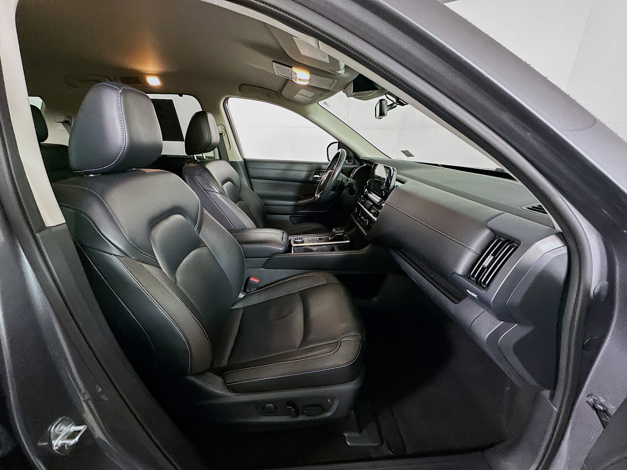 Used 2023 Nissan Pathfinder SL image 34