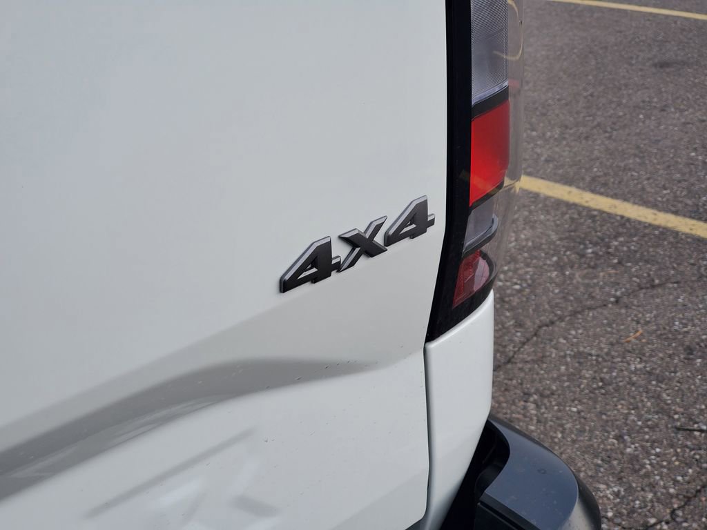 New 2026 Nissan Frontier S image 7