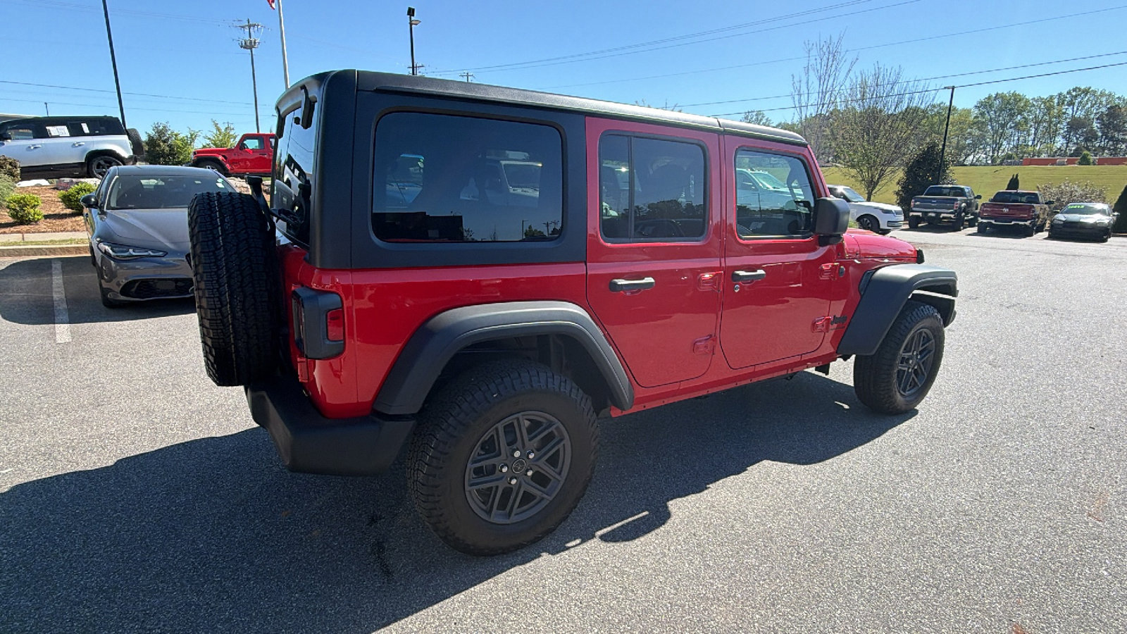 Used 2025 Jeep Wrangler Sport S image 8