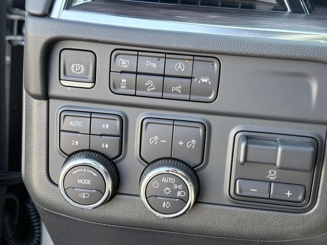 Used 2025 Chevrolet Tahoe Z71 w/ Z71 Off-Road Package AWD/4WD image 23