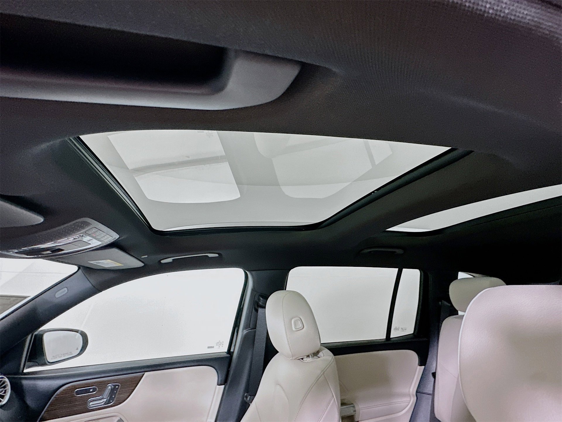 New 2026 Mercedes-Benz GLB 250 4MATIC image 23