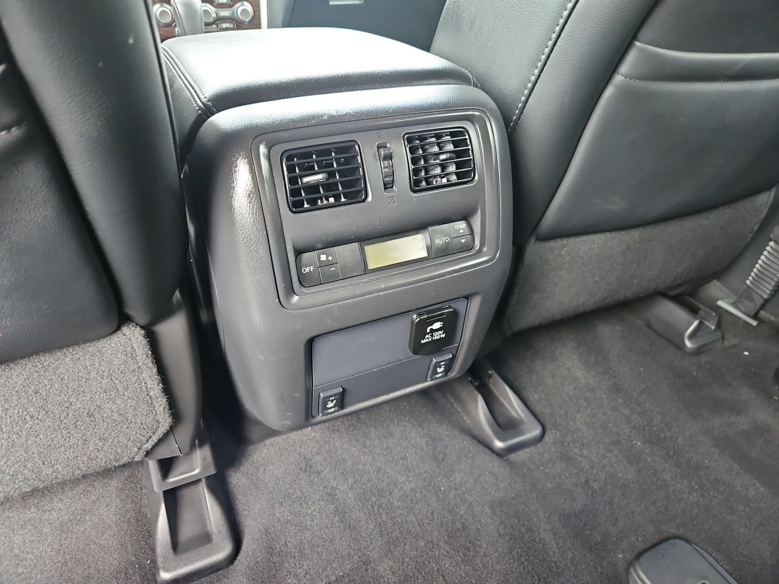 Used 2016 Nissan Pathfinder Platinum FWD image 13