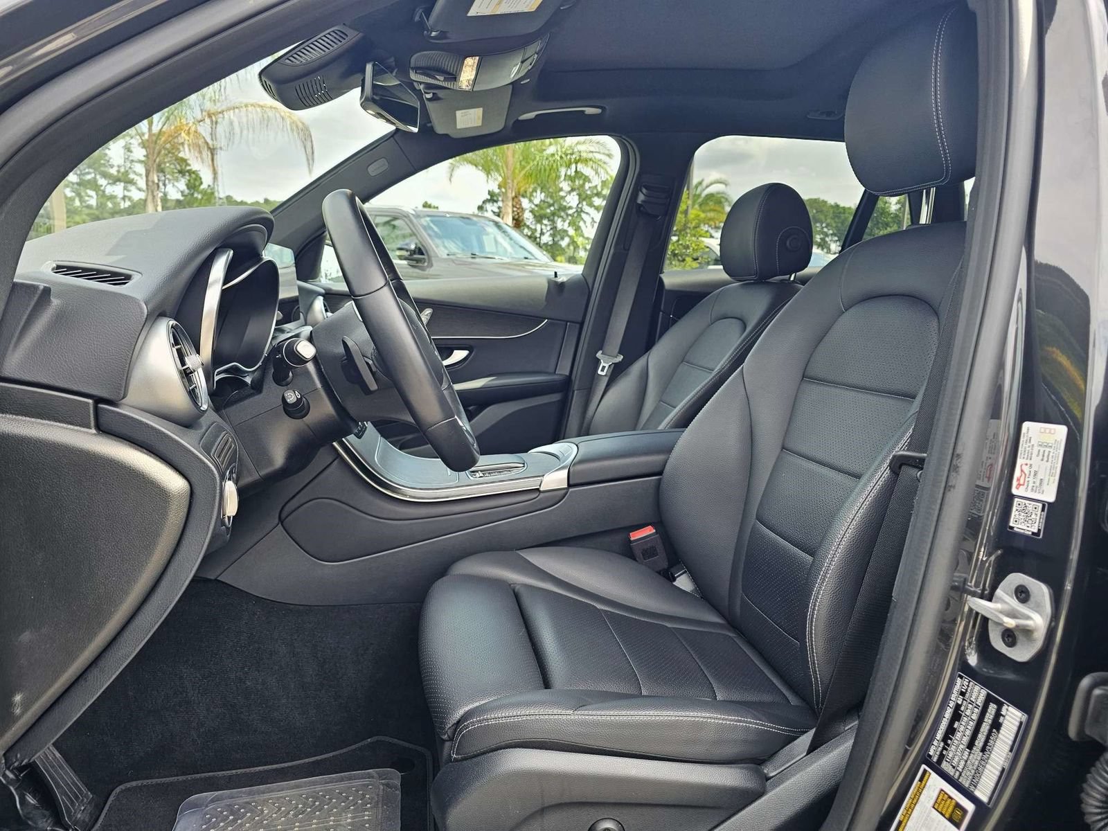 Used 2022 Mercedes-Benz GLC 300 4MATIC w/ Multimedia Package Lite image 22