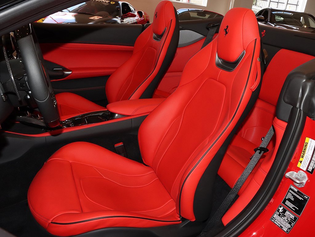Certified 2022 Ferrari Portofino M image 5
