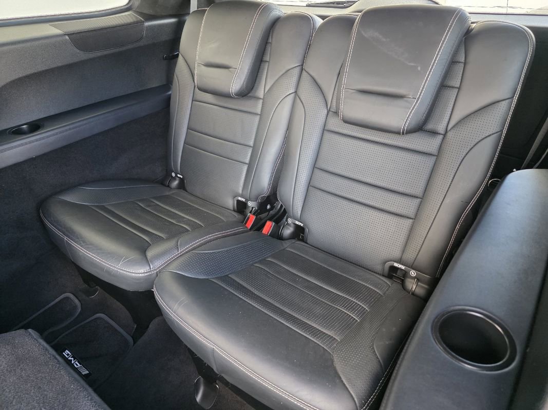 Used 2016 Mercedes-Benz GL 63 AMG 4MATIC image 33