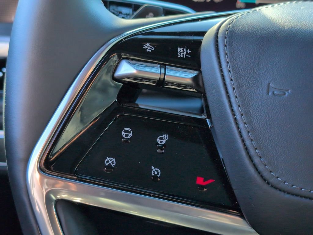 Used 2025 Cadillac Escalade IQ Luxury 2 image 10