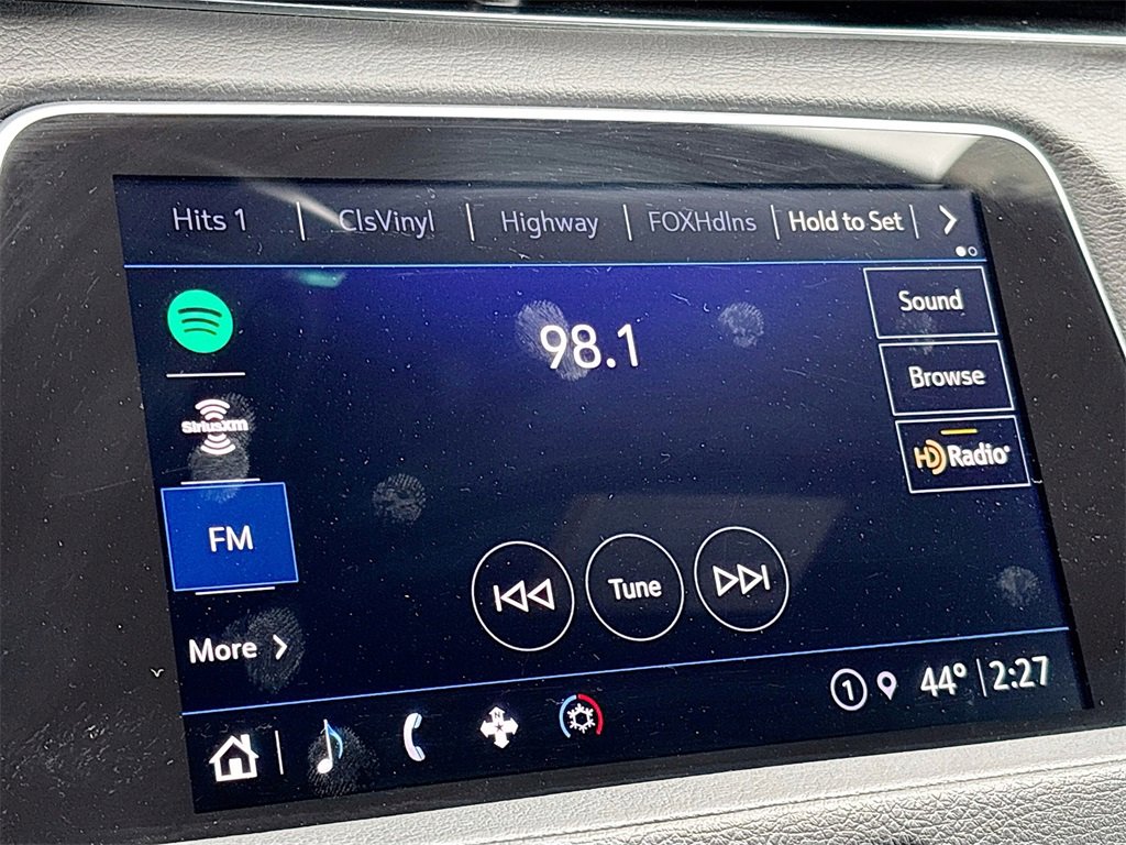 Used 2022 Cadillac XT4 Luxury w/ Cold Weather Package image 14