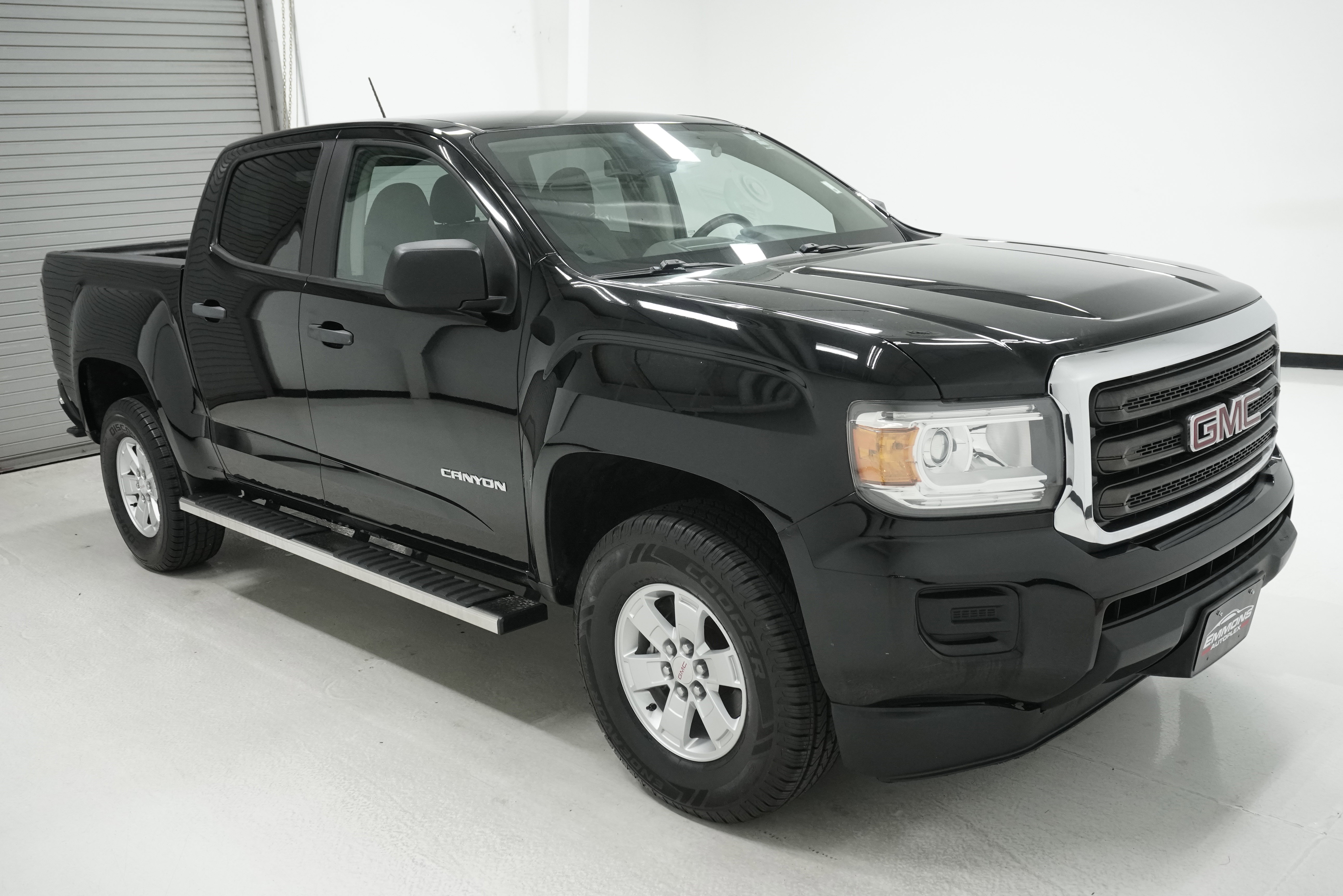 Used 2017 GMC Canyon 2WD Crew Cab w/ Convenience Package image 3