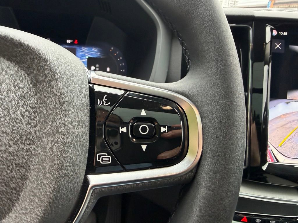 Used 2025 Volvo XC60 B5 Plus w/ Protection Package Premier image 28