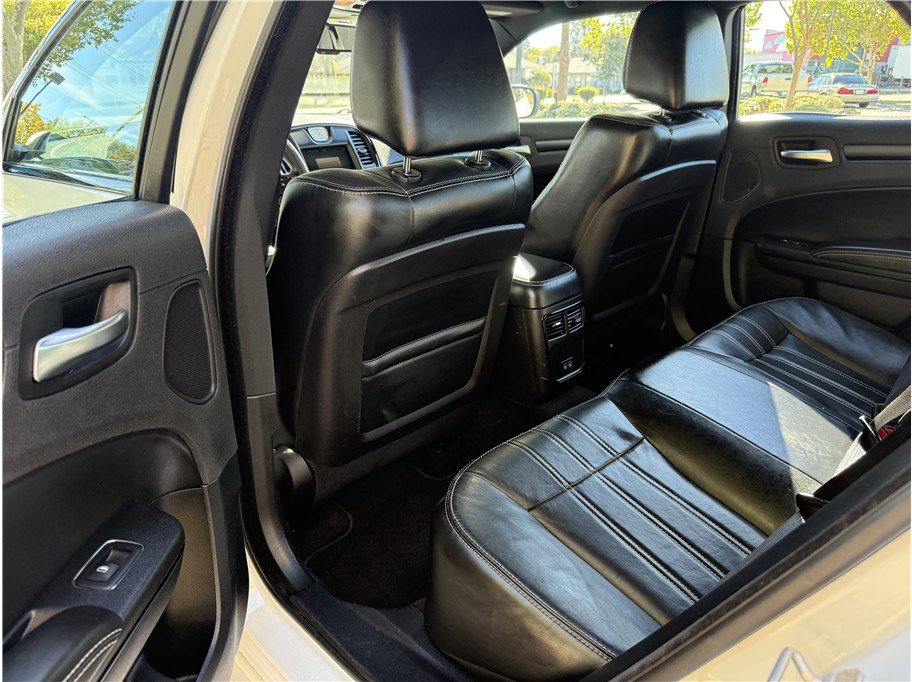 Used 2016 Chrysler 300 S RWD image 10