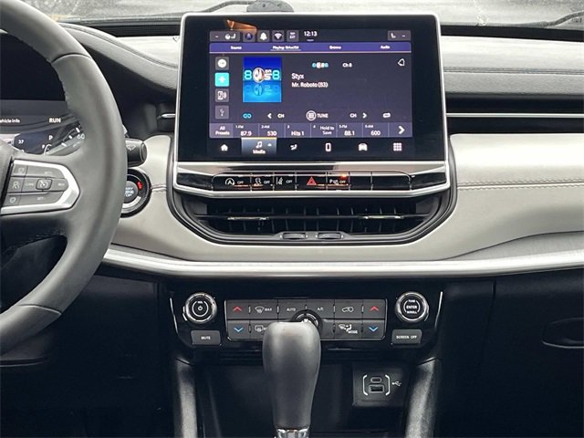 Used 2024 Jeep Compass Limited w/ Mopar Graphics Package image 15