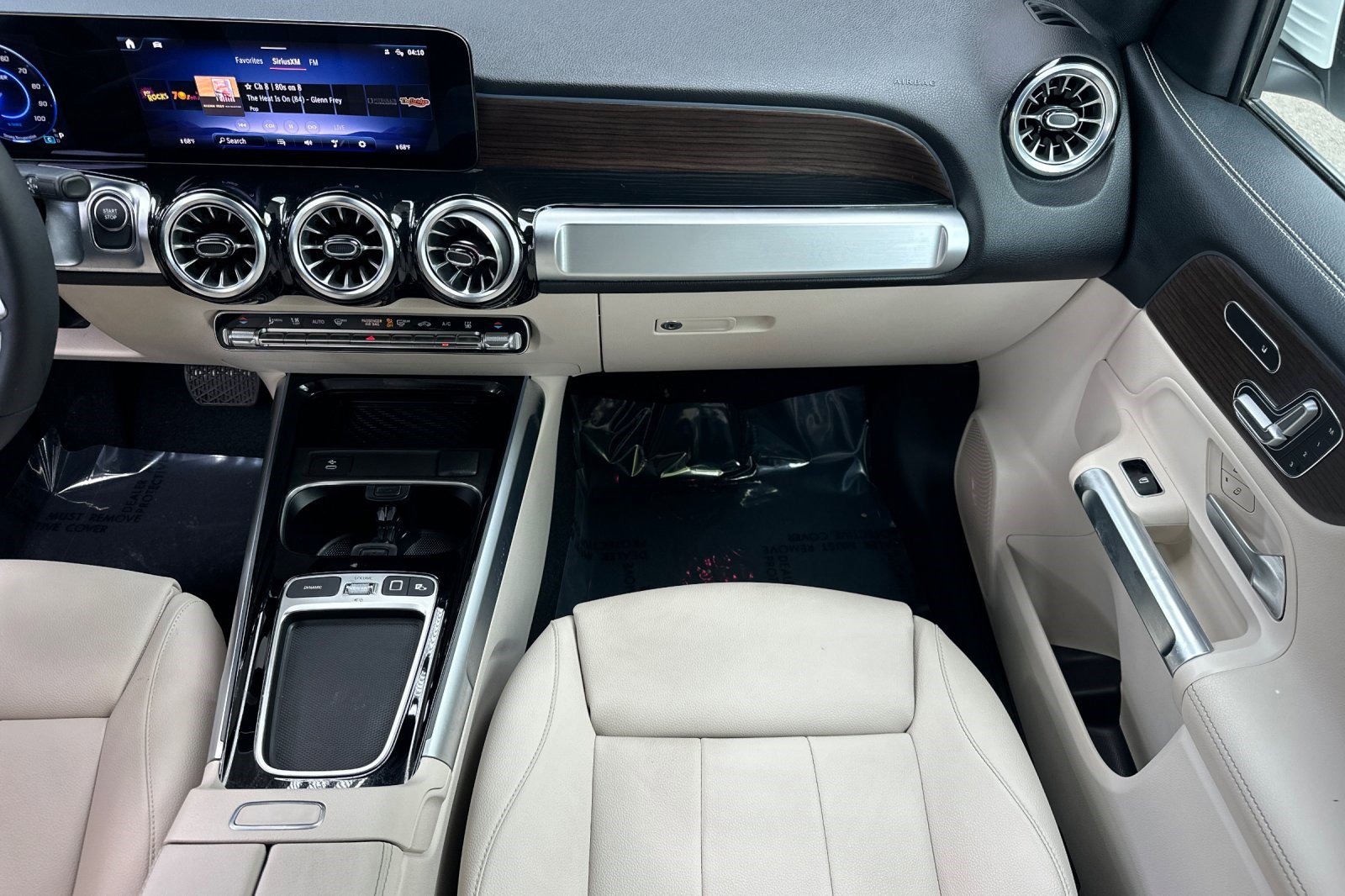 Used 2025 Mercedes-Benz EQB 300 4MATIC image 30
