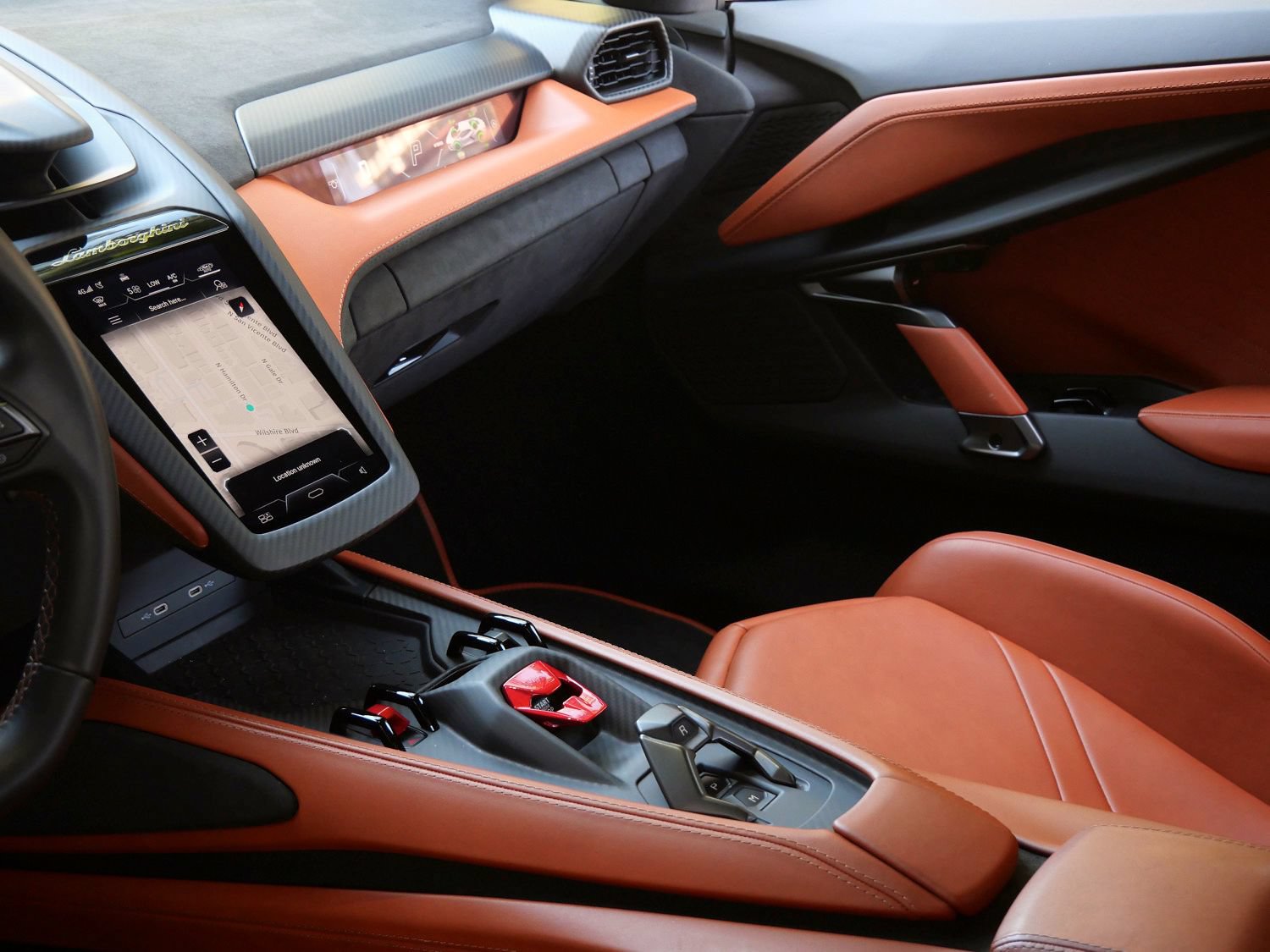 Used 2025 Lamborghini Revuelto AWD/4WD image 12