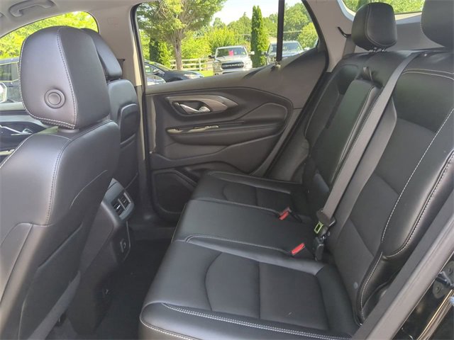 Used 2023 GMC Terrain SLT image 13