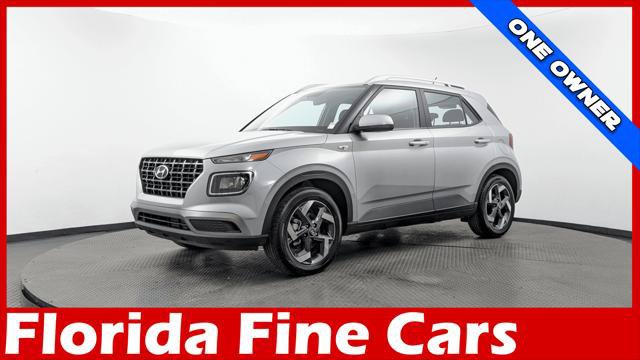 Used 2026 Hyundai Venue SEL FWD image 1