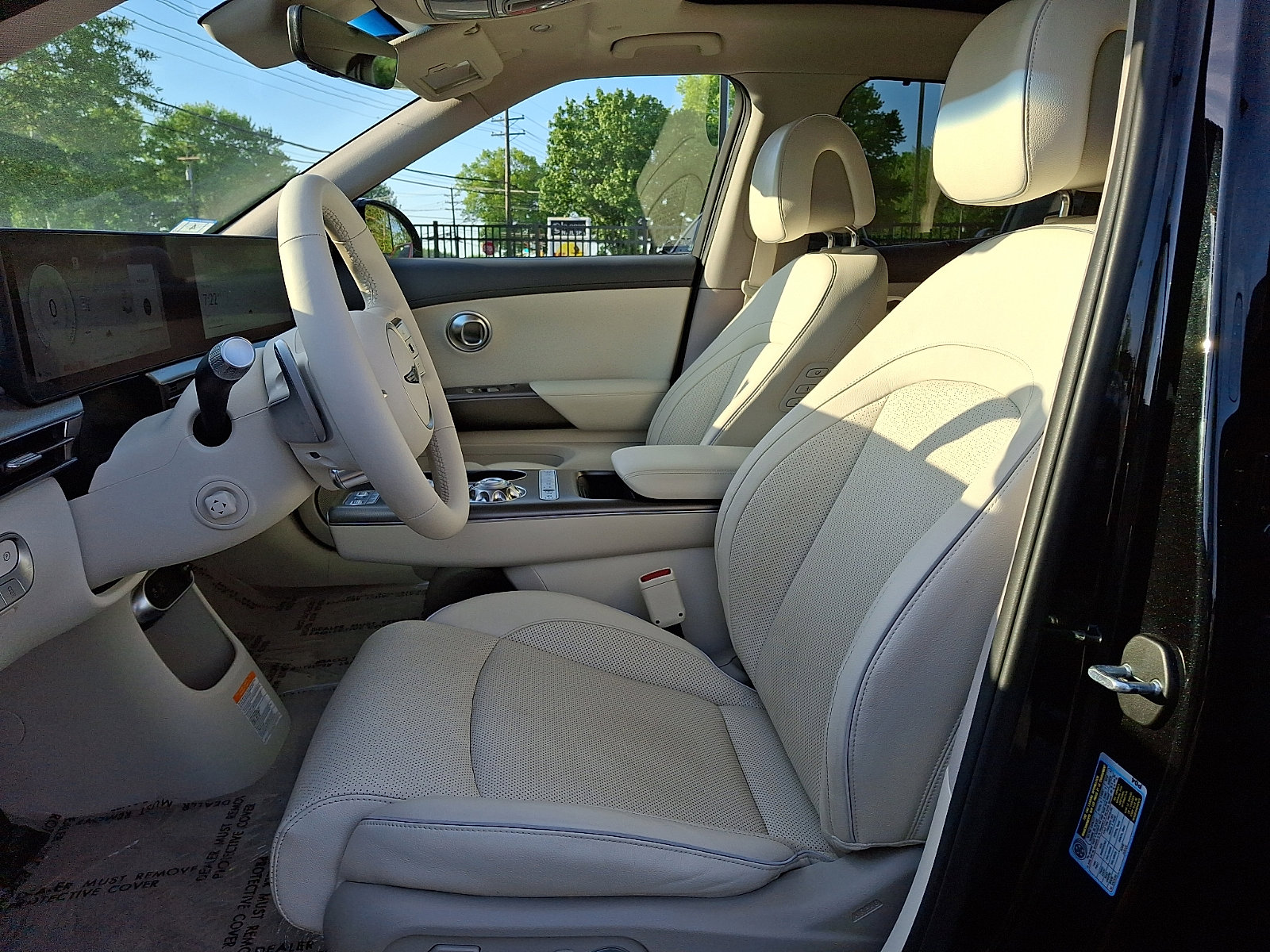 Certified 2023 Genesis GV60 Advanced AWD/4WD image 14