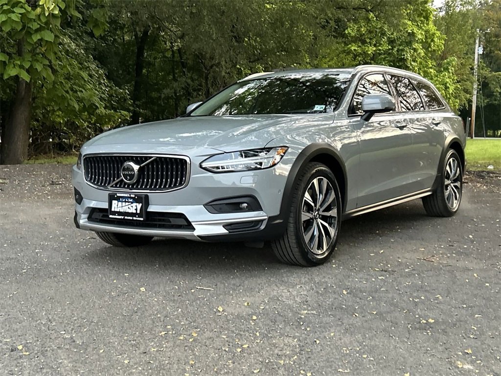 Certified 2024 Volvo V90 B6 Cross Country Plus