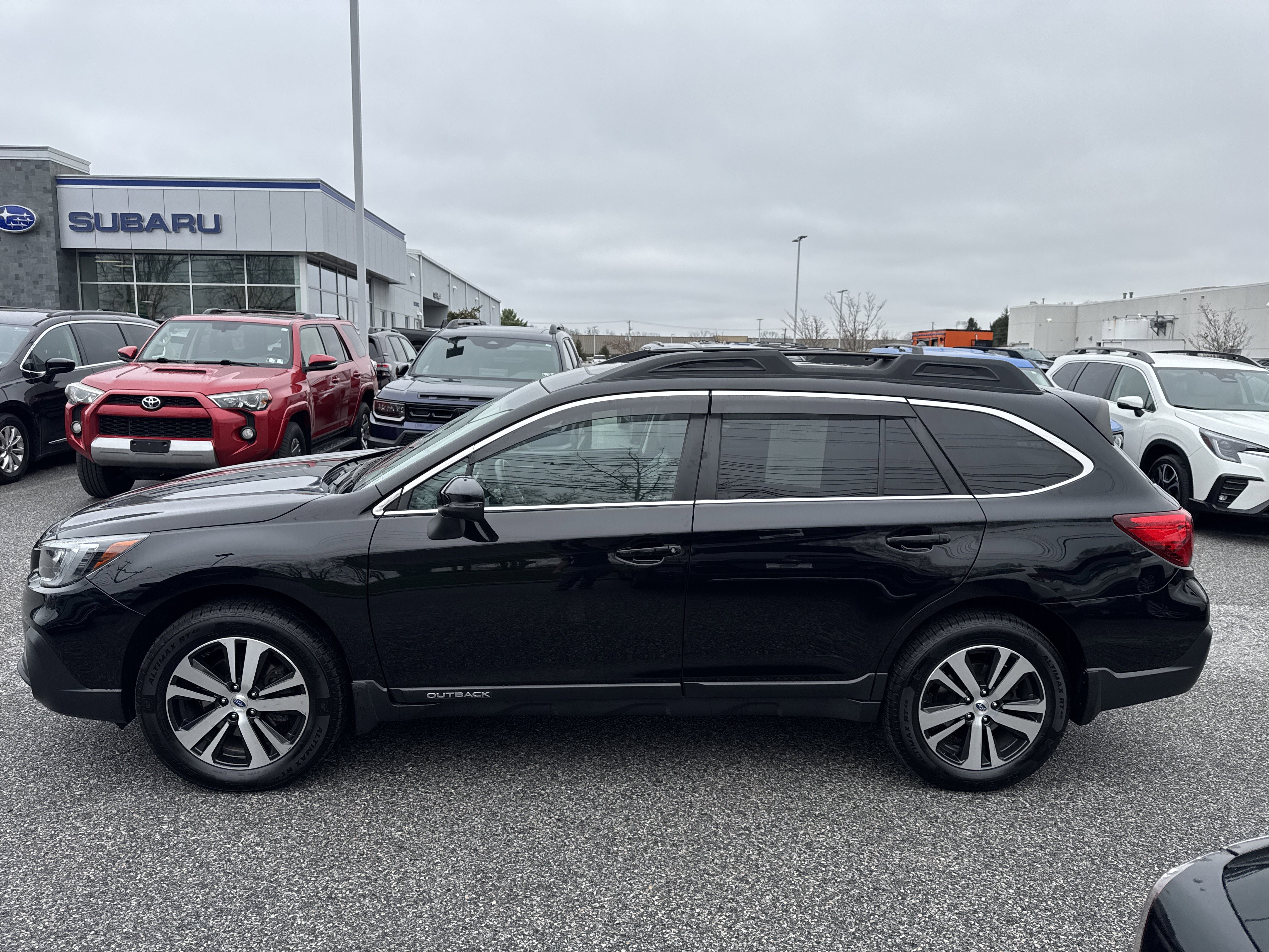Used 2018 Subaru Outback 2.5i Limited w/ Popular Package #2 image 25